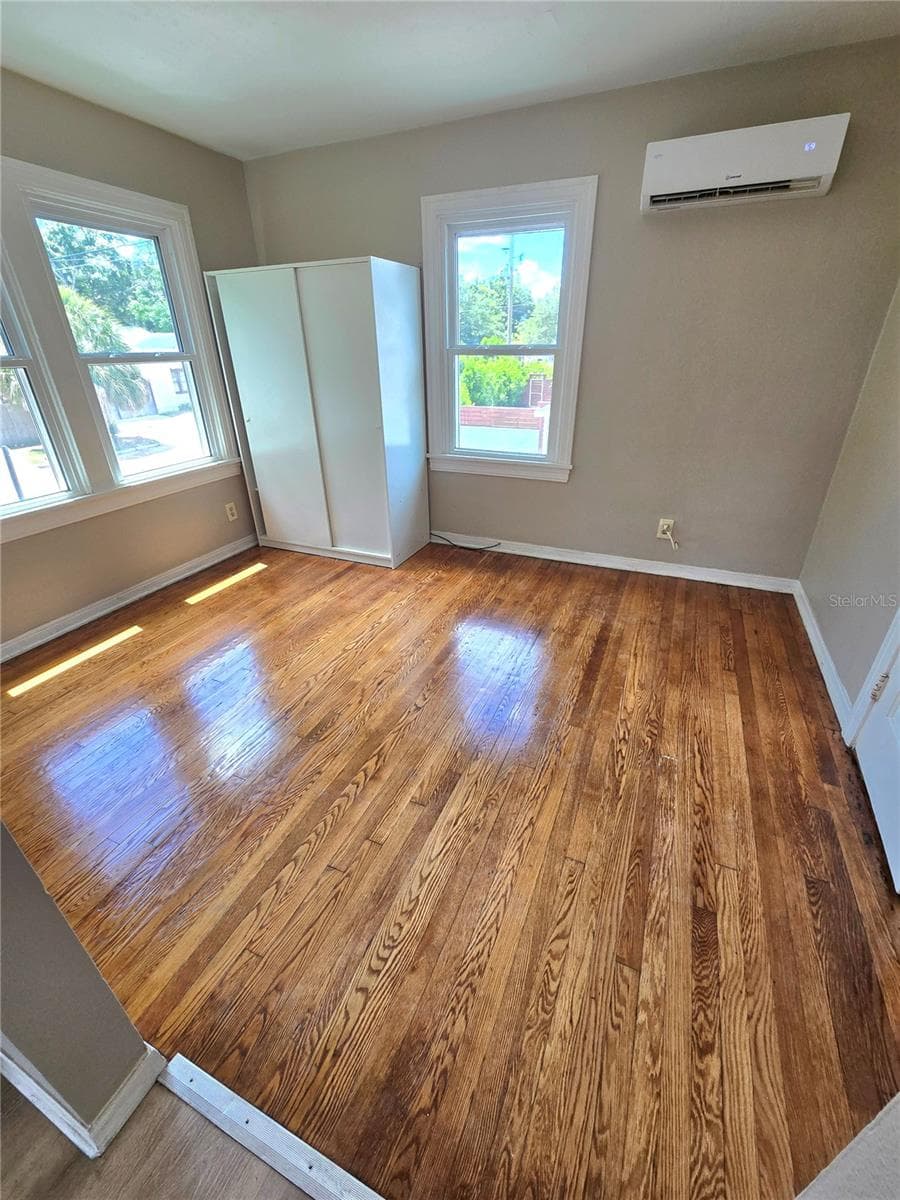 Single Family Residence at 4200 2ND AVE N, ST PETERSBURG, photo 15 of 17