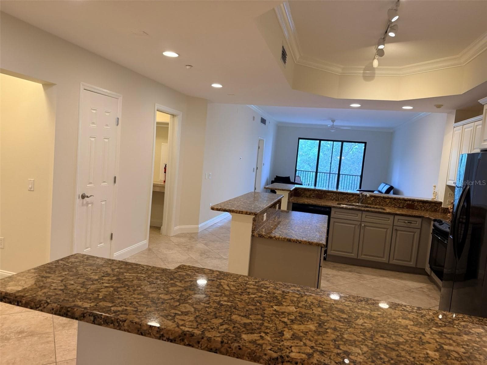 Condominium at 7702 LAKE VISTA CT #303, LAKEWOOD RANCH, photo 9 of 49