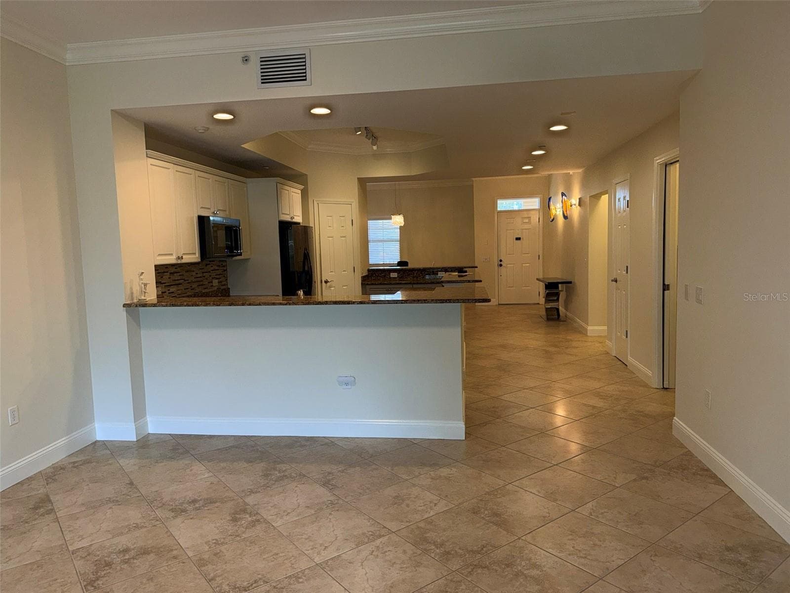 Condominium at 7702 LAKE VISTA CT #303, LAKEWOOD RANCH, photo 18 of 49