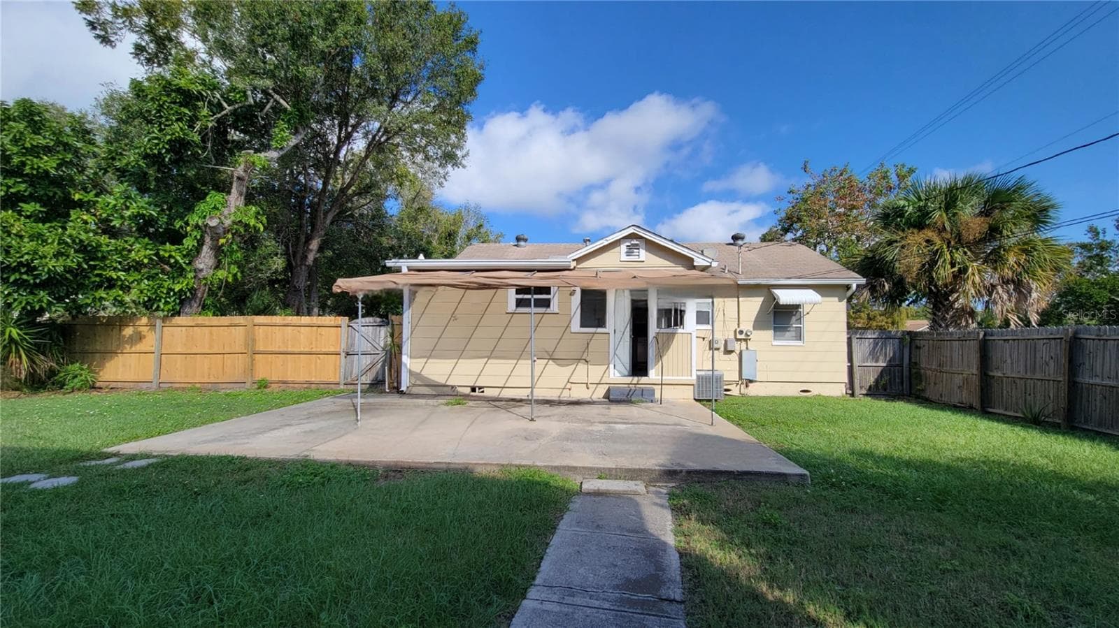 Single Family Residence at 4200 2ND AVE N, ST PETERSBURG, photo 9 of 17