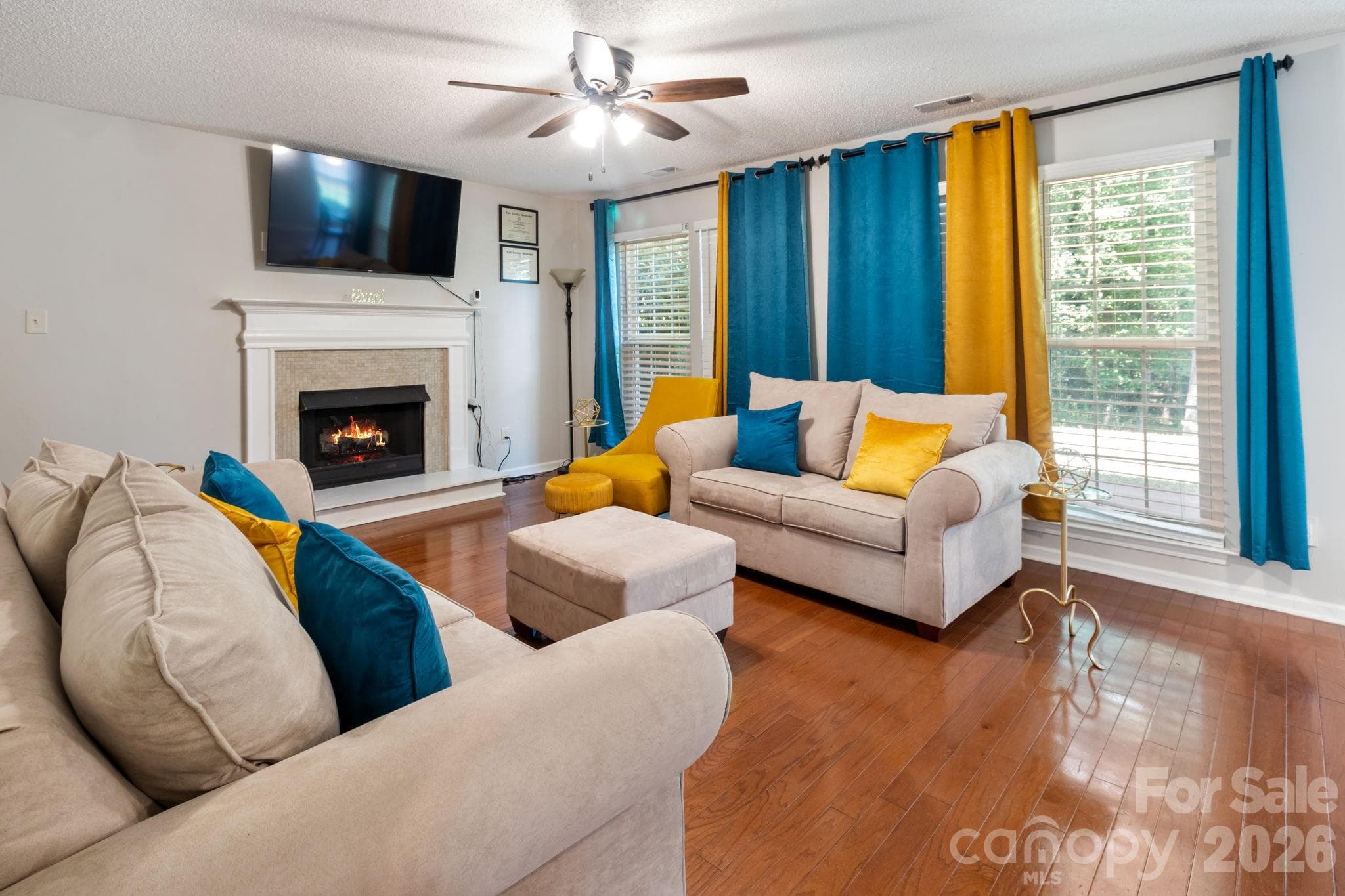 Single Family Residence at 13910 Hatton Cross Drive, Charlotte, photo 10 of 33