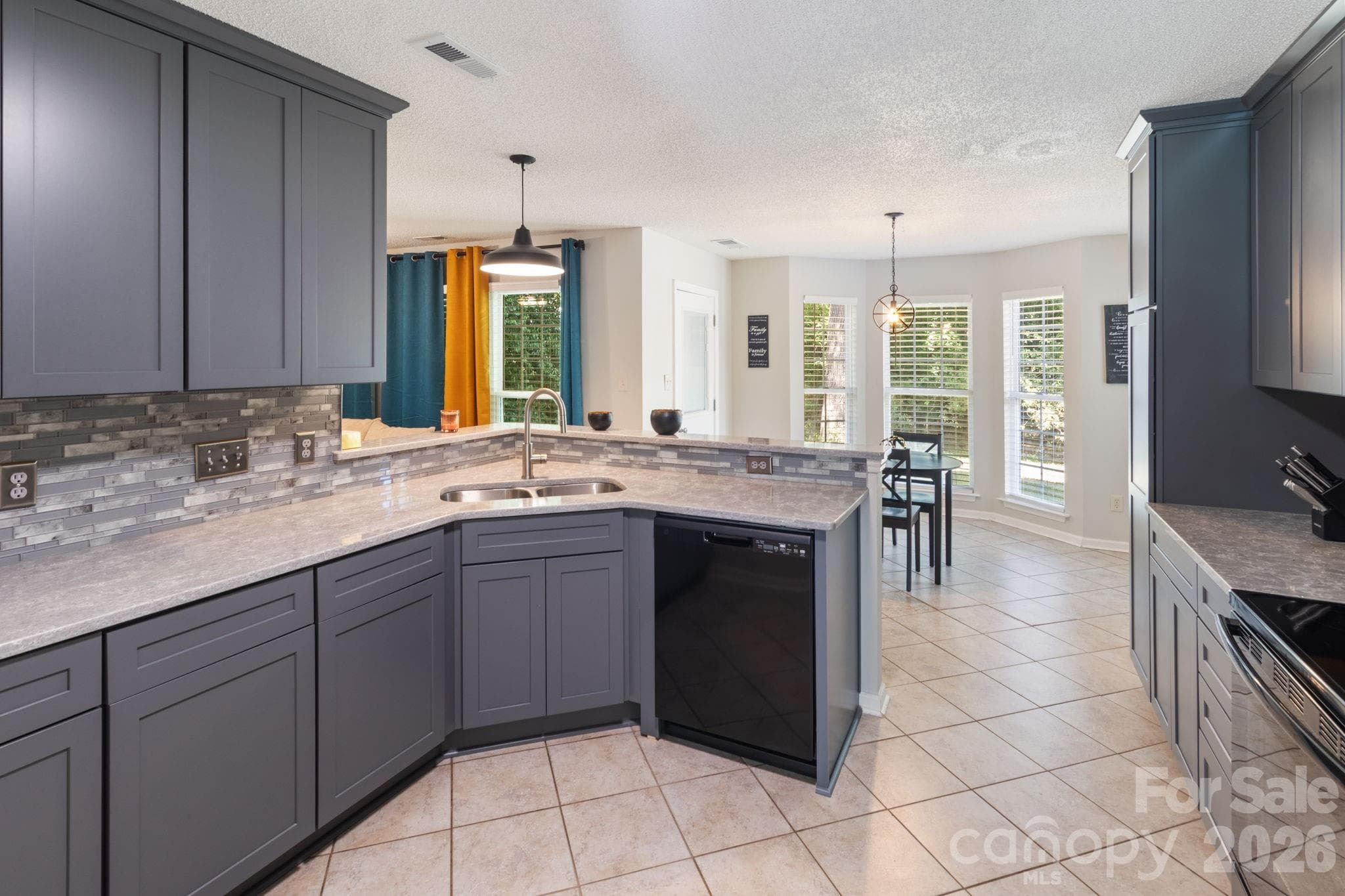 Single Family Residence at 13910 Hatton Cross Drive, Charlotte, photo 16 of 33