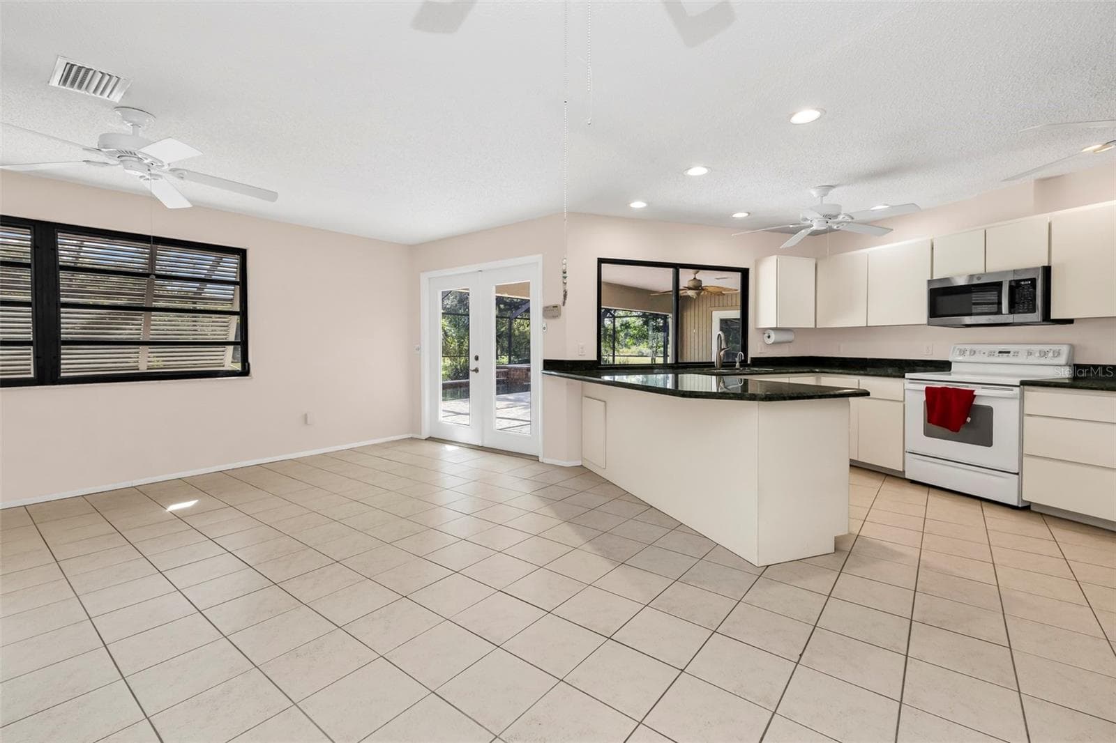 Single Family Residence at 26212 MADRAS CT, PUNTA GORDA, photo 32 of 61