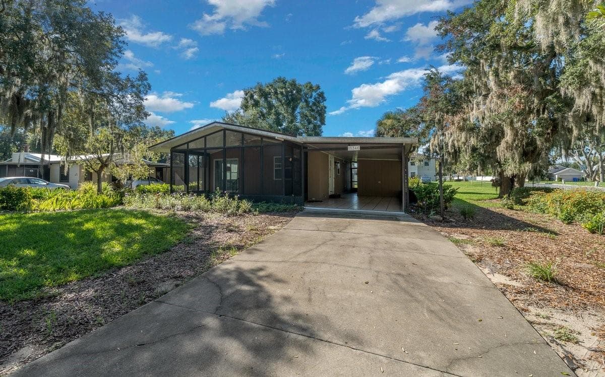 Manufactured Home at 15346 CARROLLS CT, TAVARES, photo 5 of 47