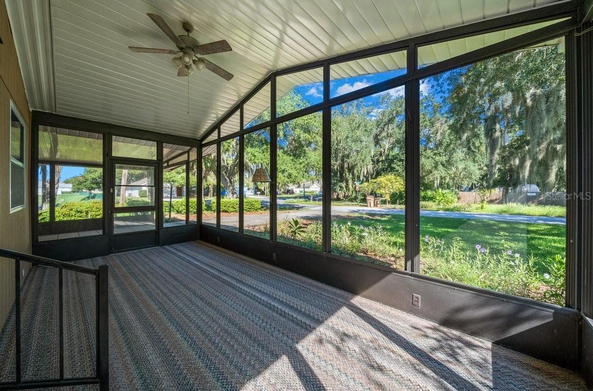 Manufactured Home at 15346 CARROLLS CT, TAVARES, photo 33 of 47