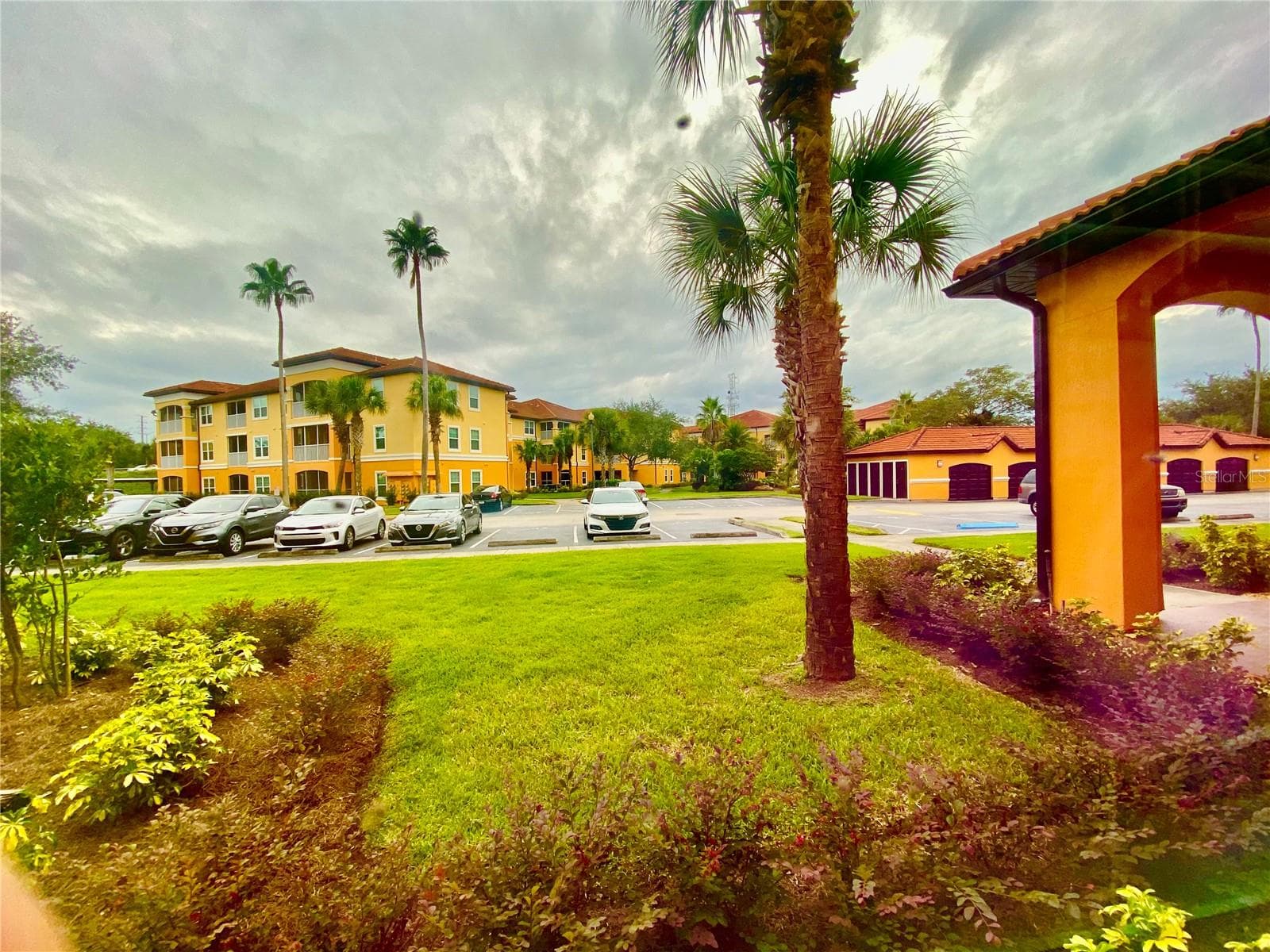 Condominium at 5447 VINELAND RD #1103, ORLANDO, photo 2 of 26