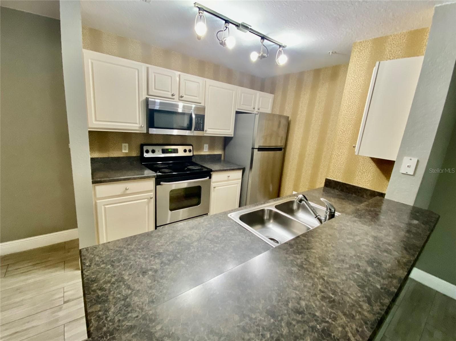Condominium at 5447 VINELAND RD #1103, ORLANDO, photo 10 of 26