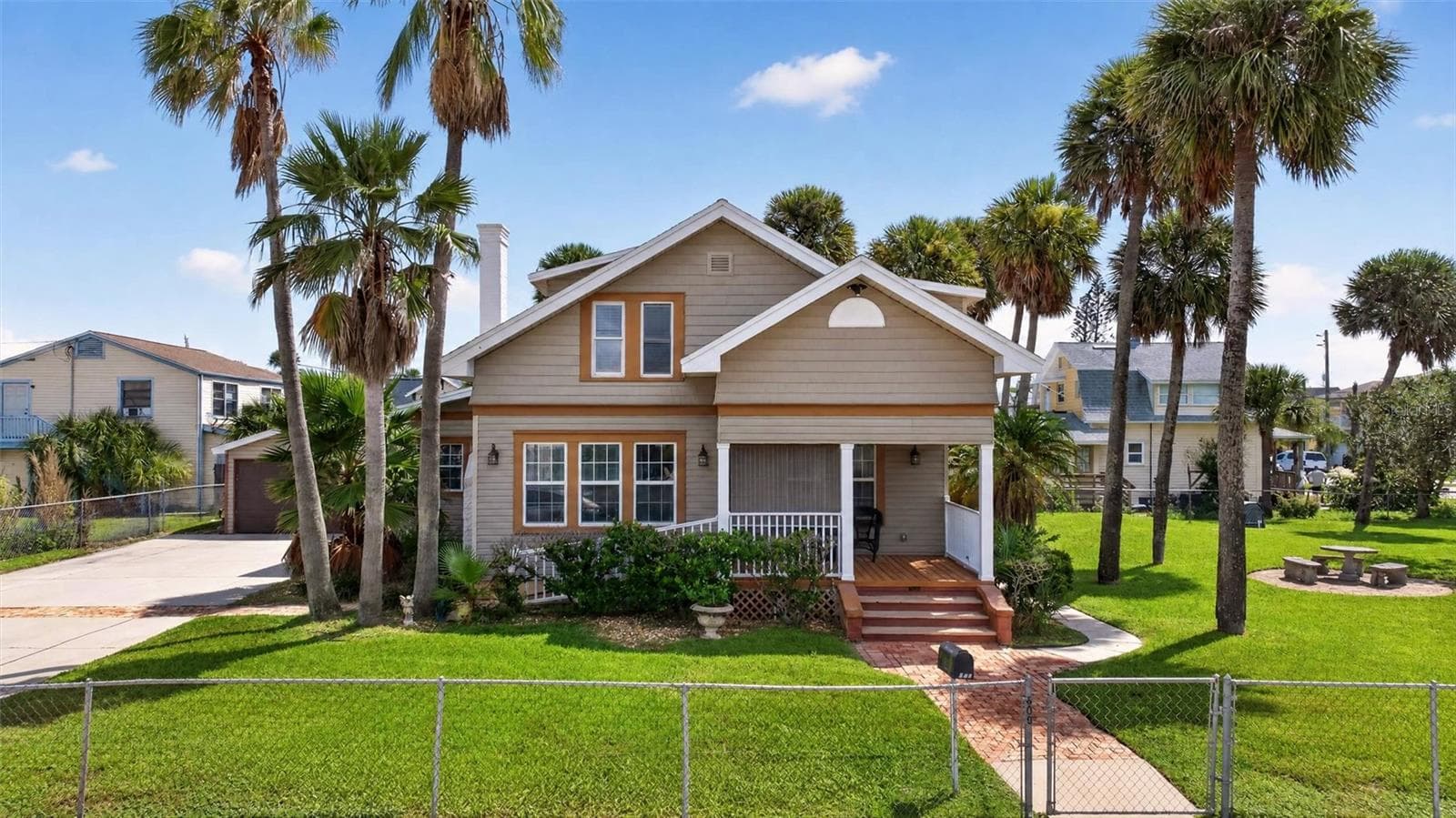 Single Family Residence at 409 S GRANDVIEW AVE, DAYTONA BEACH, photo 2 of 73