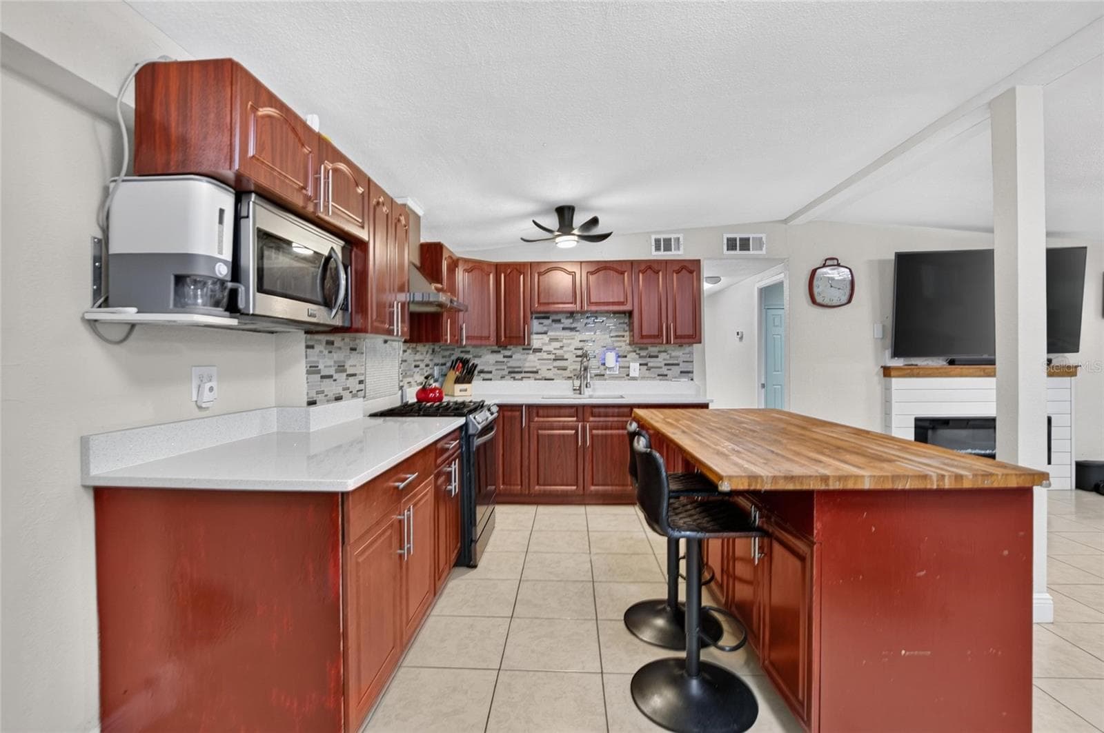 Spacious kitchen-- lots of counterspace! - 1727 WAIKIKI WAY, TAMPA