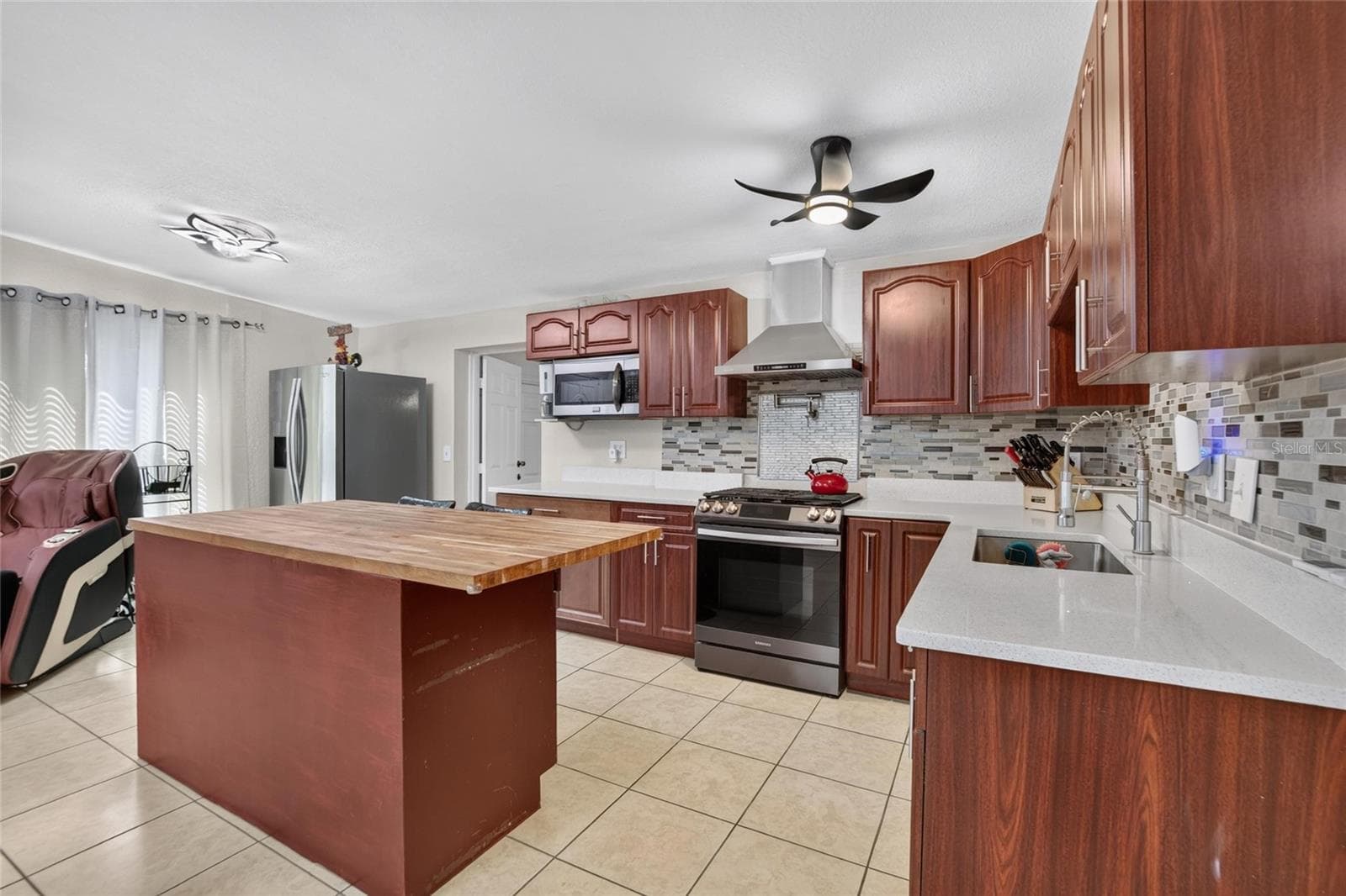 Single Family Residence at 1727 WAIKIKI WAY, TAMPA, photo 10 of 62
