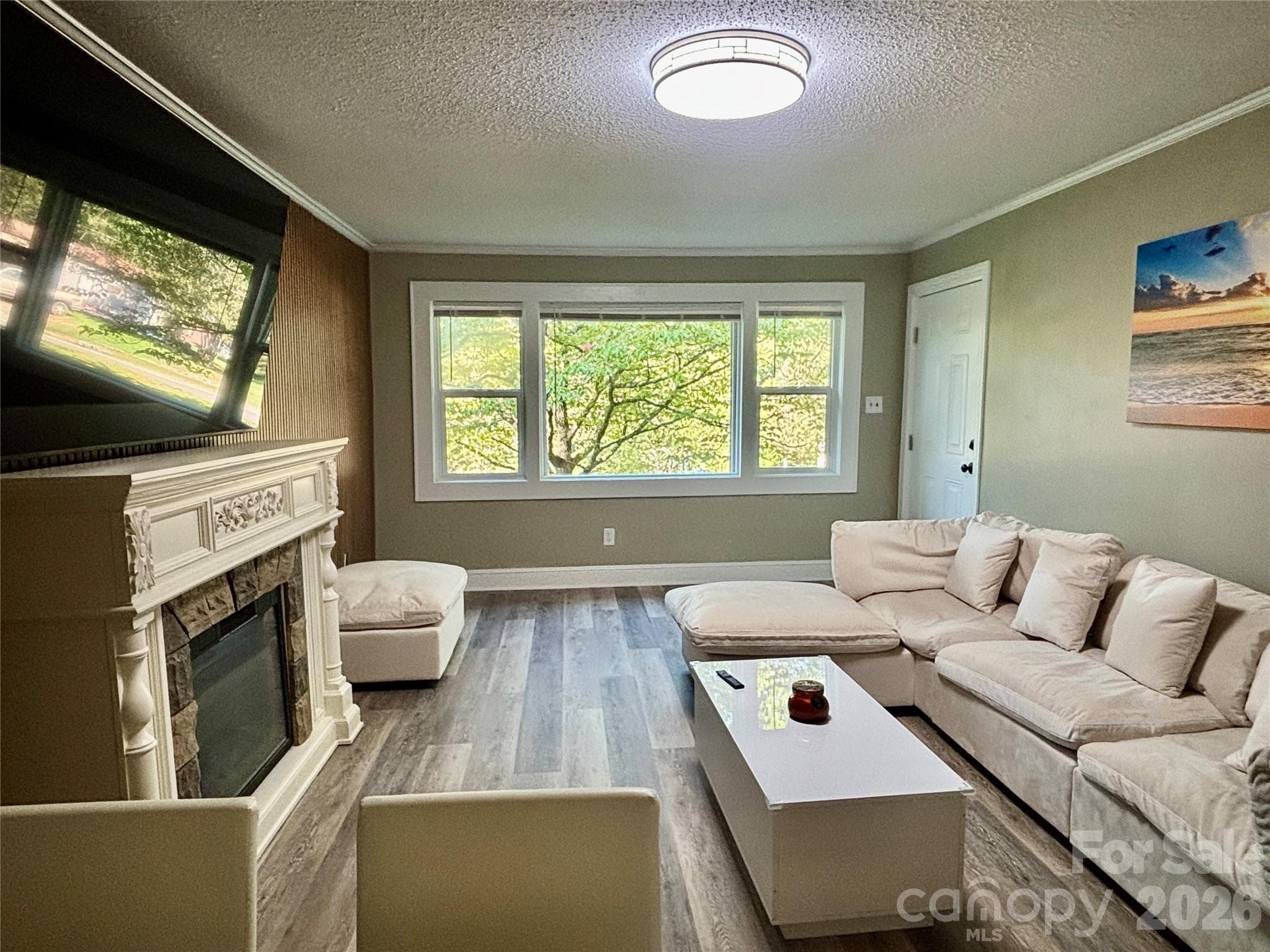 Single Family Residence at 6622 Mountain Grove Road, Hickory, photo 3 of 25