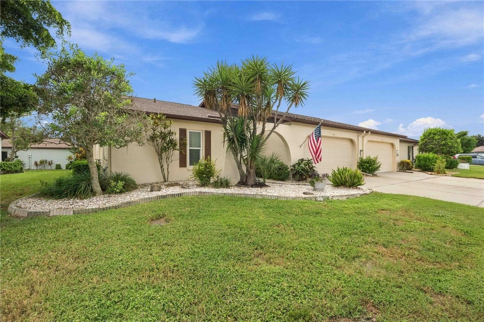 Villa at 680 LINDEN DR, ENGLEWOOD, photo 2 of 47