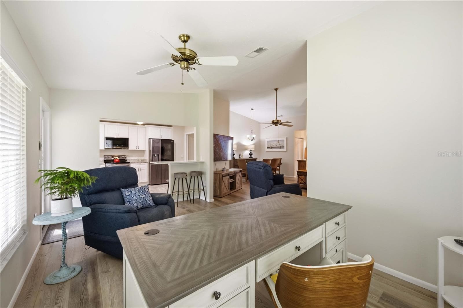 Looking back to kitchen/breakfast bar - 680 LINDEN DR, ENGLEWOOD