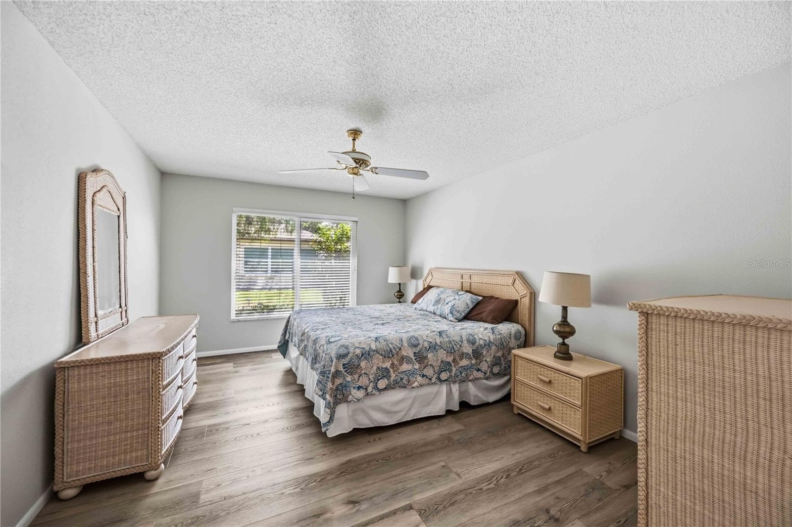 Primary Bedroom with dual closets and en suite bathroom - 680 LINDEN DR, ENGLEWOOD