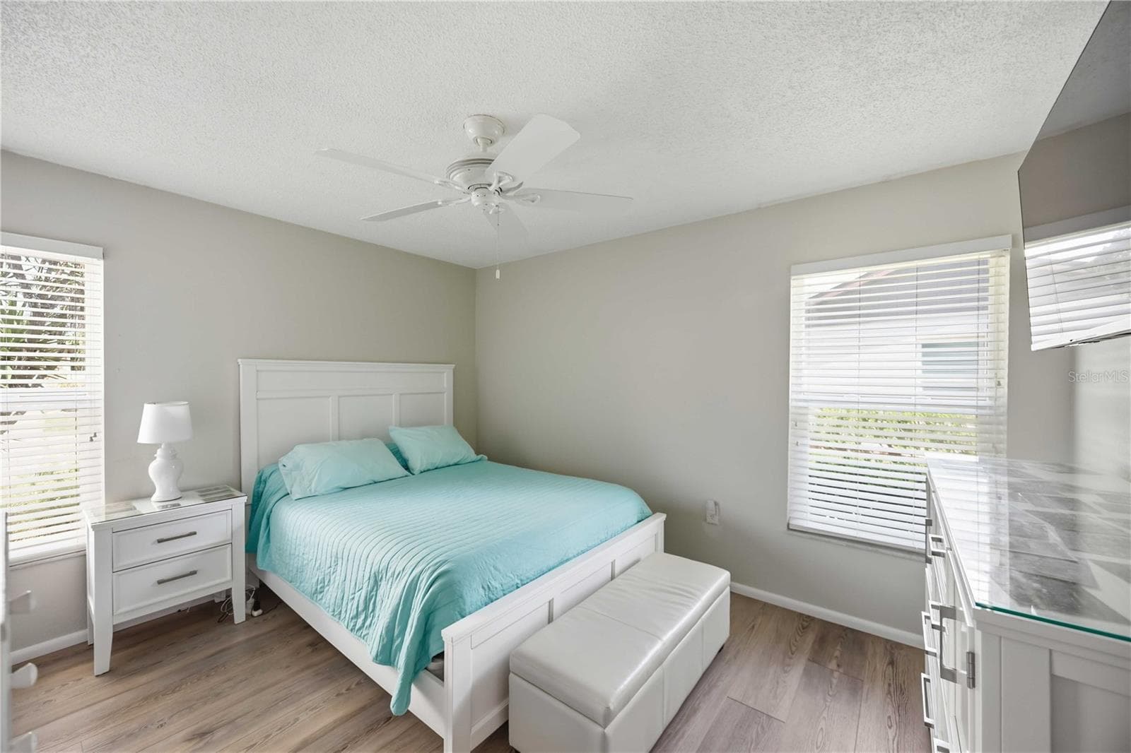 Guest Bedroom - 680 LINDEN DR, ENGLEWOOD