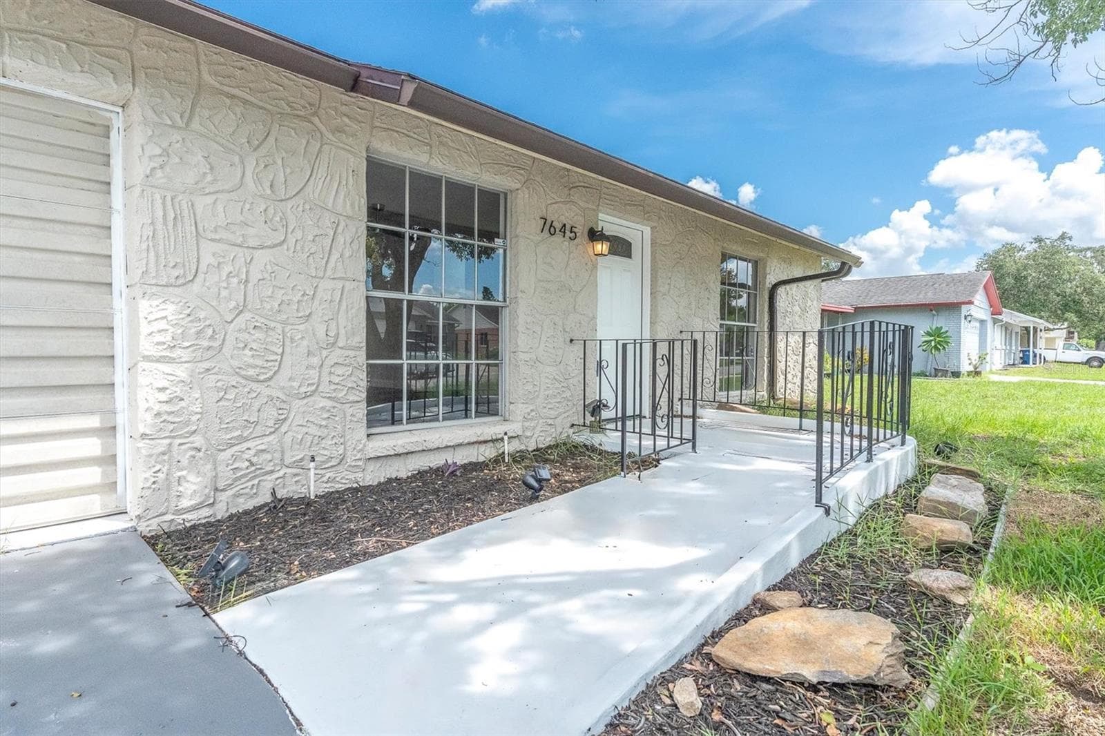 Single Family Residence at 7645 ARLIGHT DR, NEW PORT RICHEY, photo 3 of 31