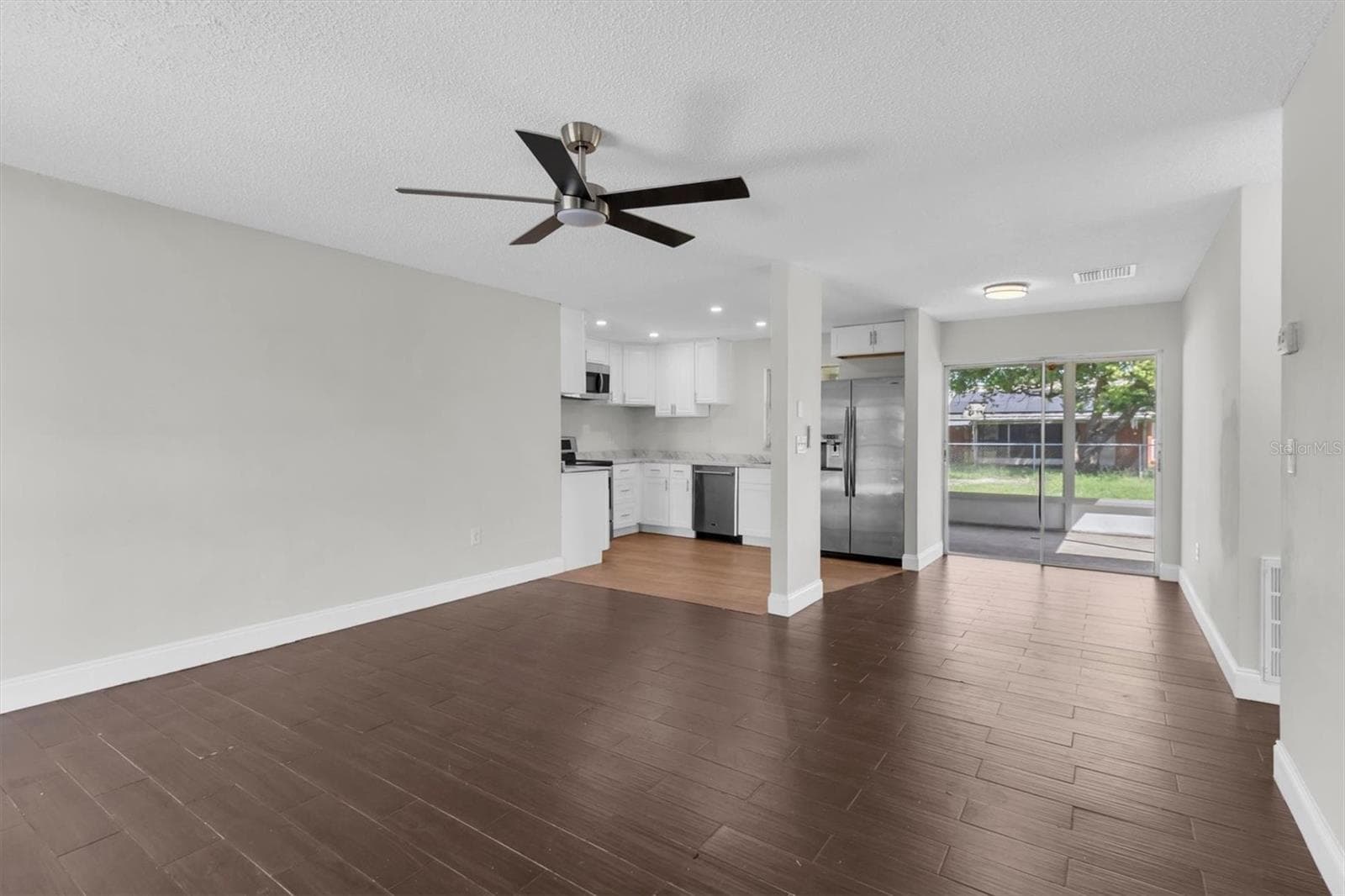 Single Family Residence at 7645 ARLIGHT DR, NEW PORT RICHEY, photo 7 of 31