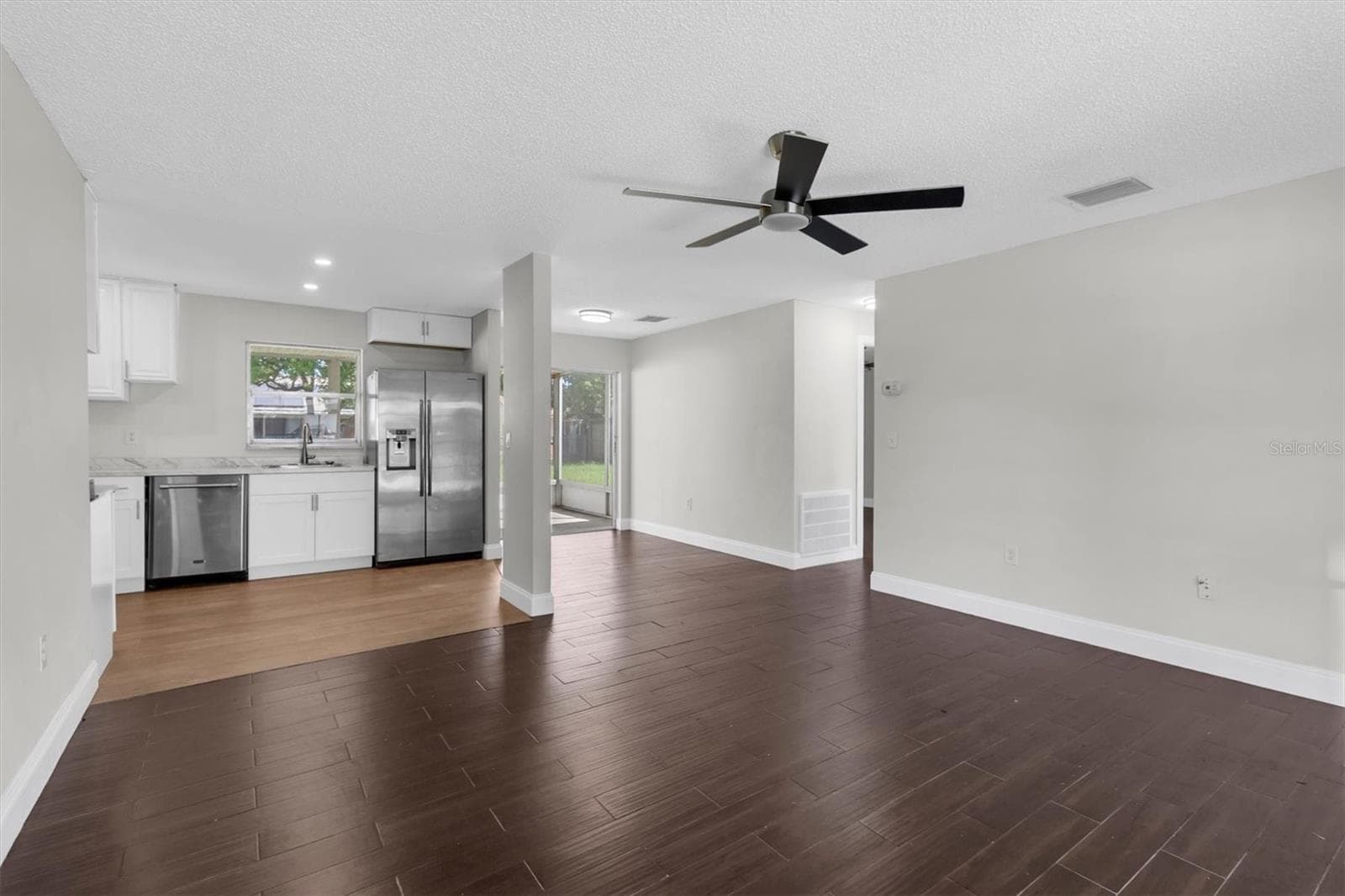 Single Family Residence at 7645 ARLIGHT DR, NEW PORT RICHEY, photo 9 of 31