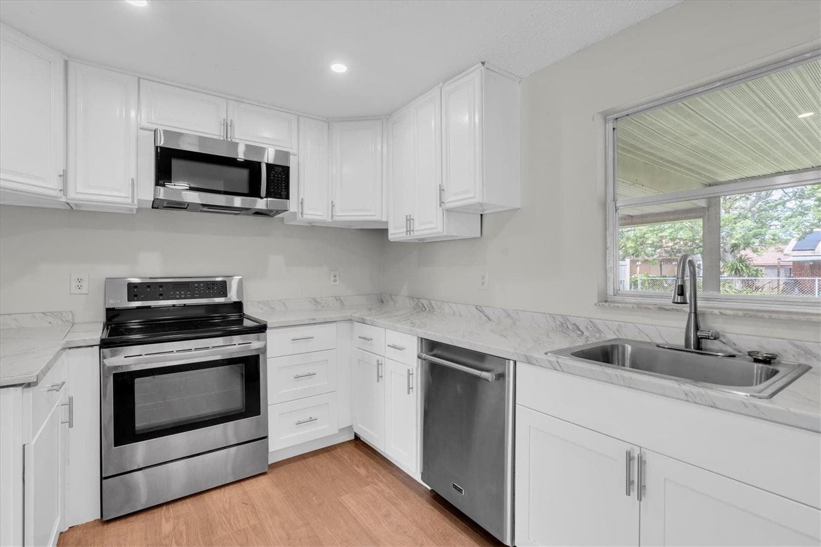 Single Family Residence at 7645 ARLIGHT DR, NEW PORT RICHEY, photo 12 of 31