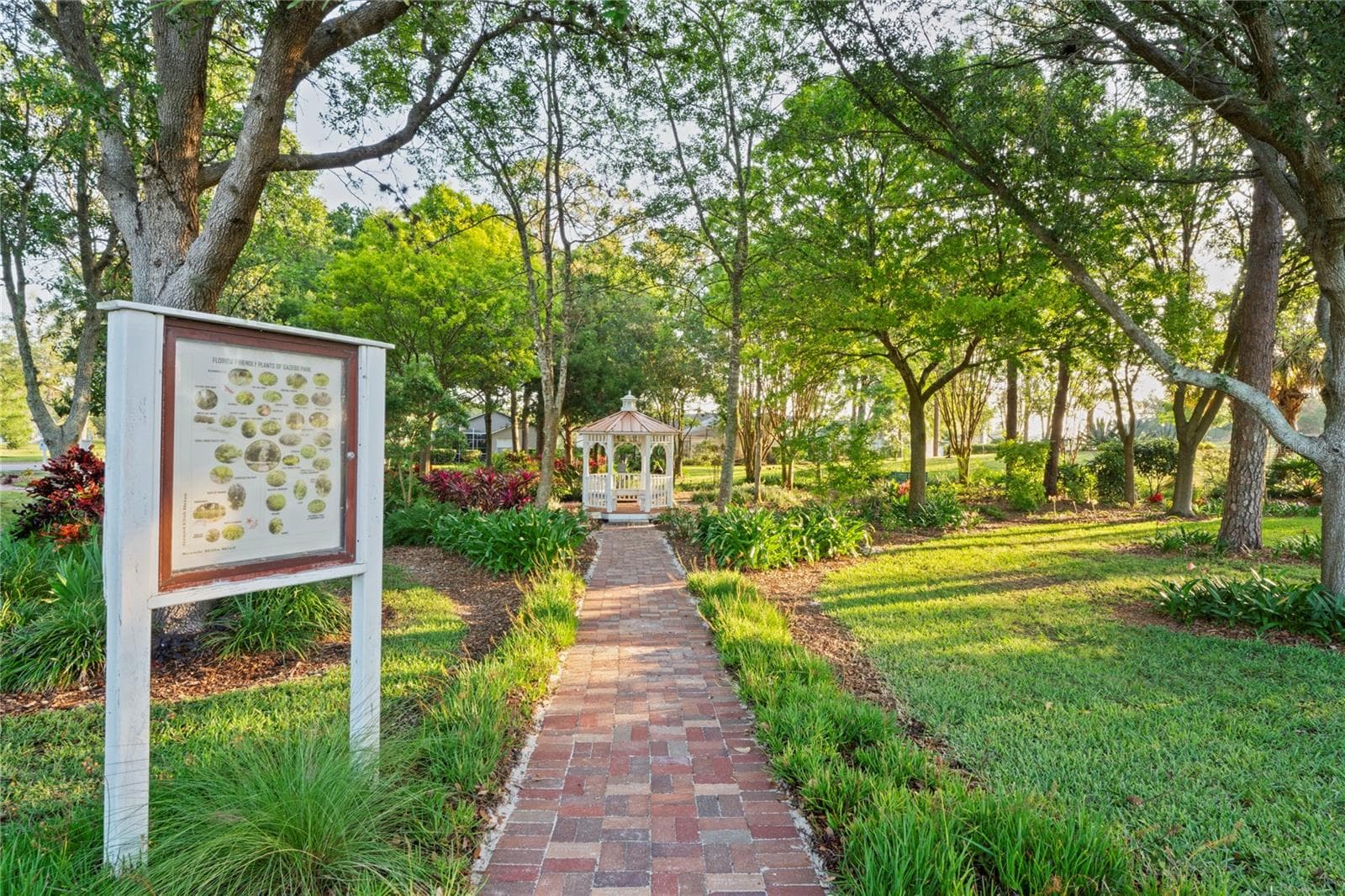 GAZEBO PARK - 11849 ARANDA CT, HUDSON
