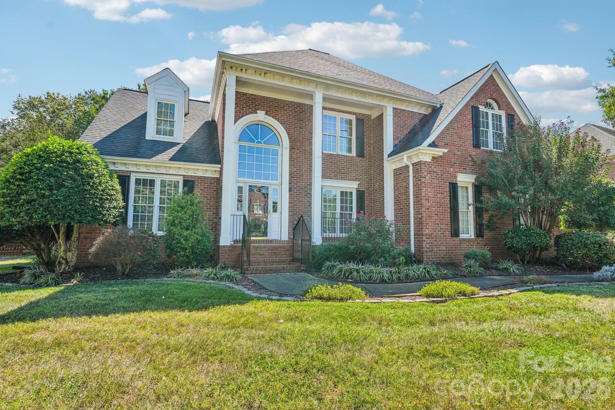 Single Family Residence at 10204 Vixen Lane, Huntersville, photo 2 of 45