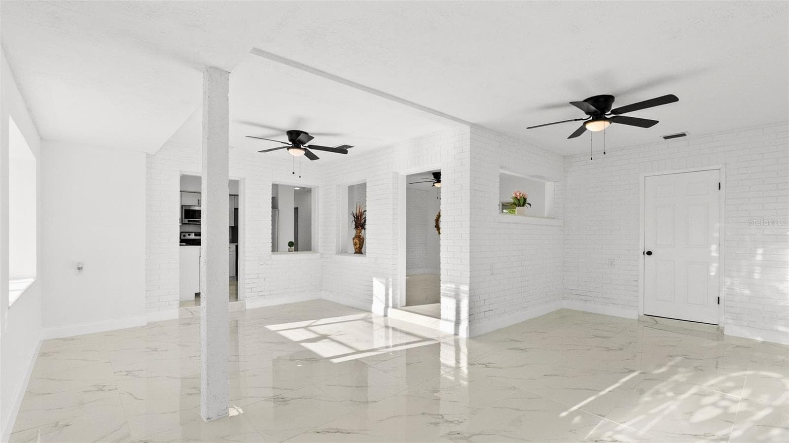 Single Family Residence at 310 COUNTRY CLUB DR, OLDSMAR, photo 8 of 44