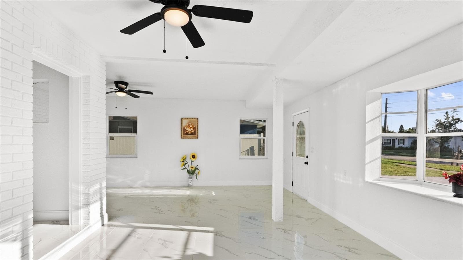 Single Family Residence at 310 COUNTRY CLUB DR, OLDSMAR, photo 9 of 44