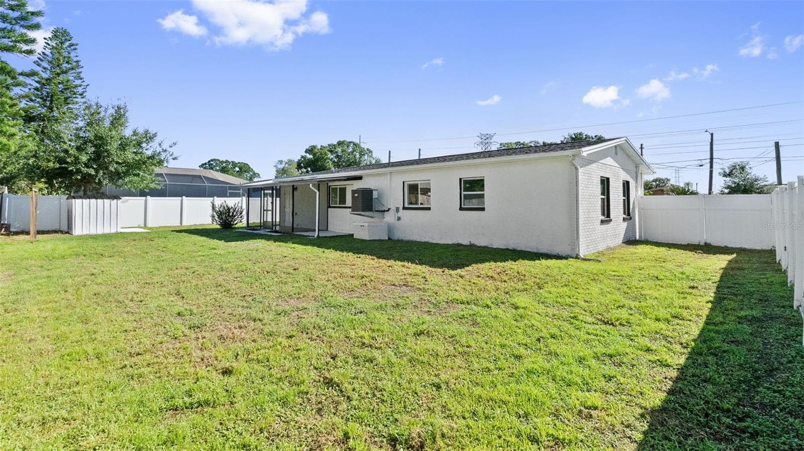 Single Family Residence at 310 COUNTRY CLUB DR, OLDSMAR, photo 30 of 44