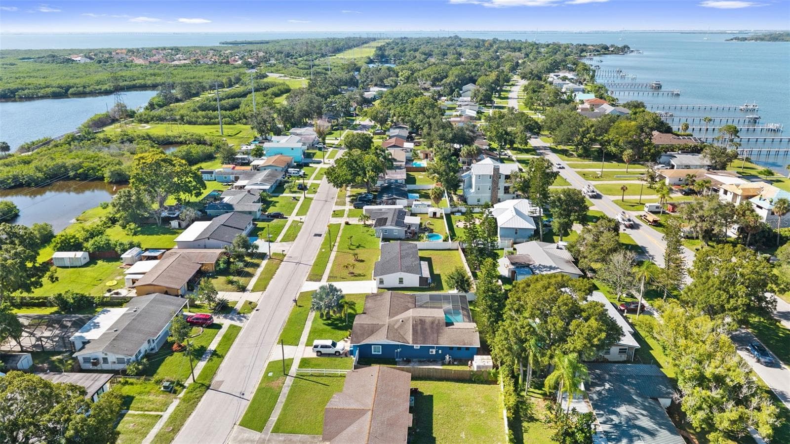 Single Family Residence at 310 COUNTRY CLUB DR, OLDSMAR, photo 41 of 44