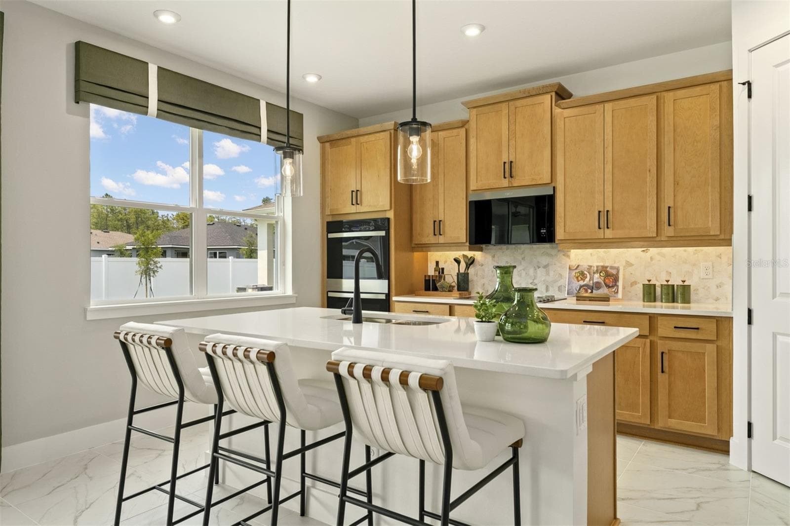 Shenandoah Kitchen - 5096 SALADO DR, ST CLOUD