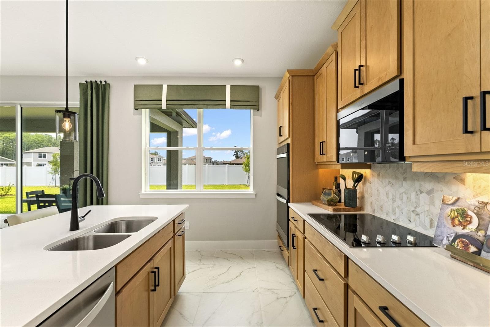Shenandoah Kitchen - 5096 SALADO DR, ST CLOUD
