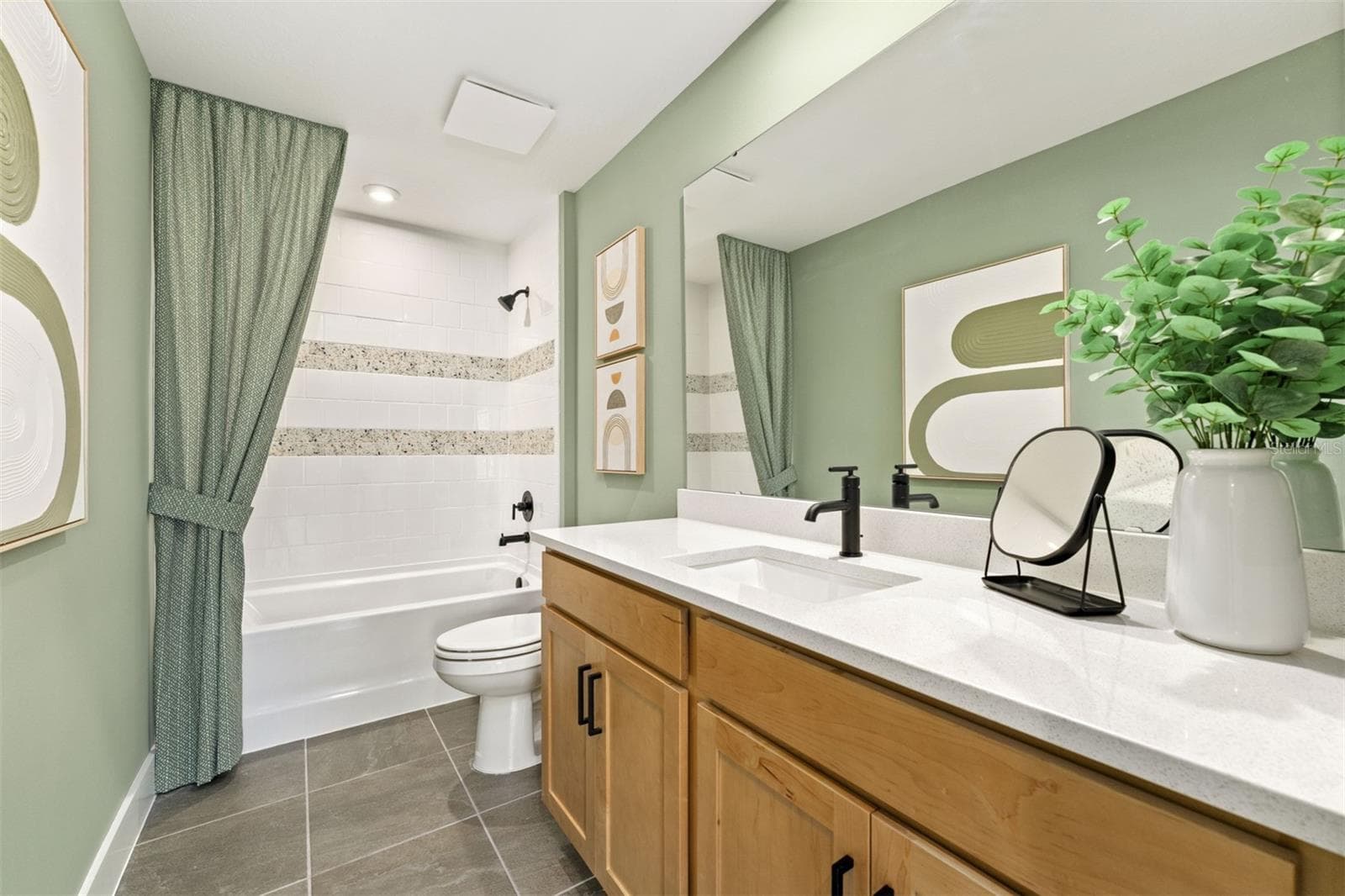 Shenandoah Bathroom 2 - 5096 SALADO DR, ST CLOUD