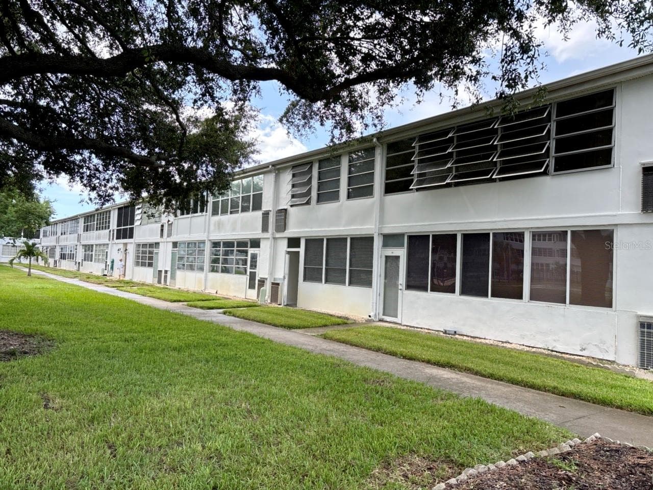 Condominium at 1000 79TH AVE N #102, ST PETERSBURG, photo 2 of 15