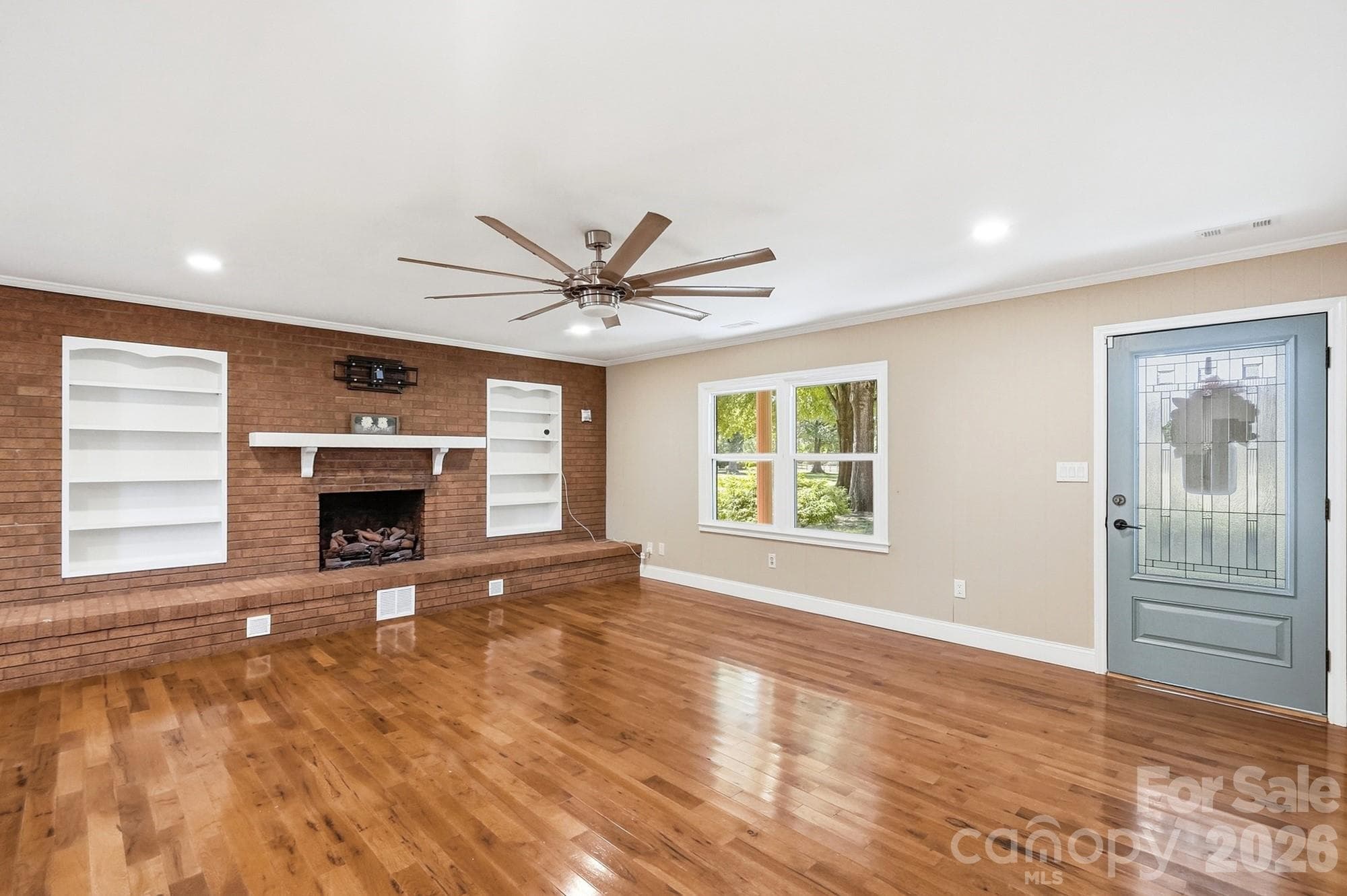Single Family Residence at 710 Frontier Circle, China Grove, photo 4 of 33