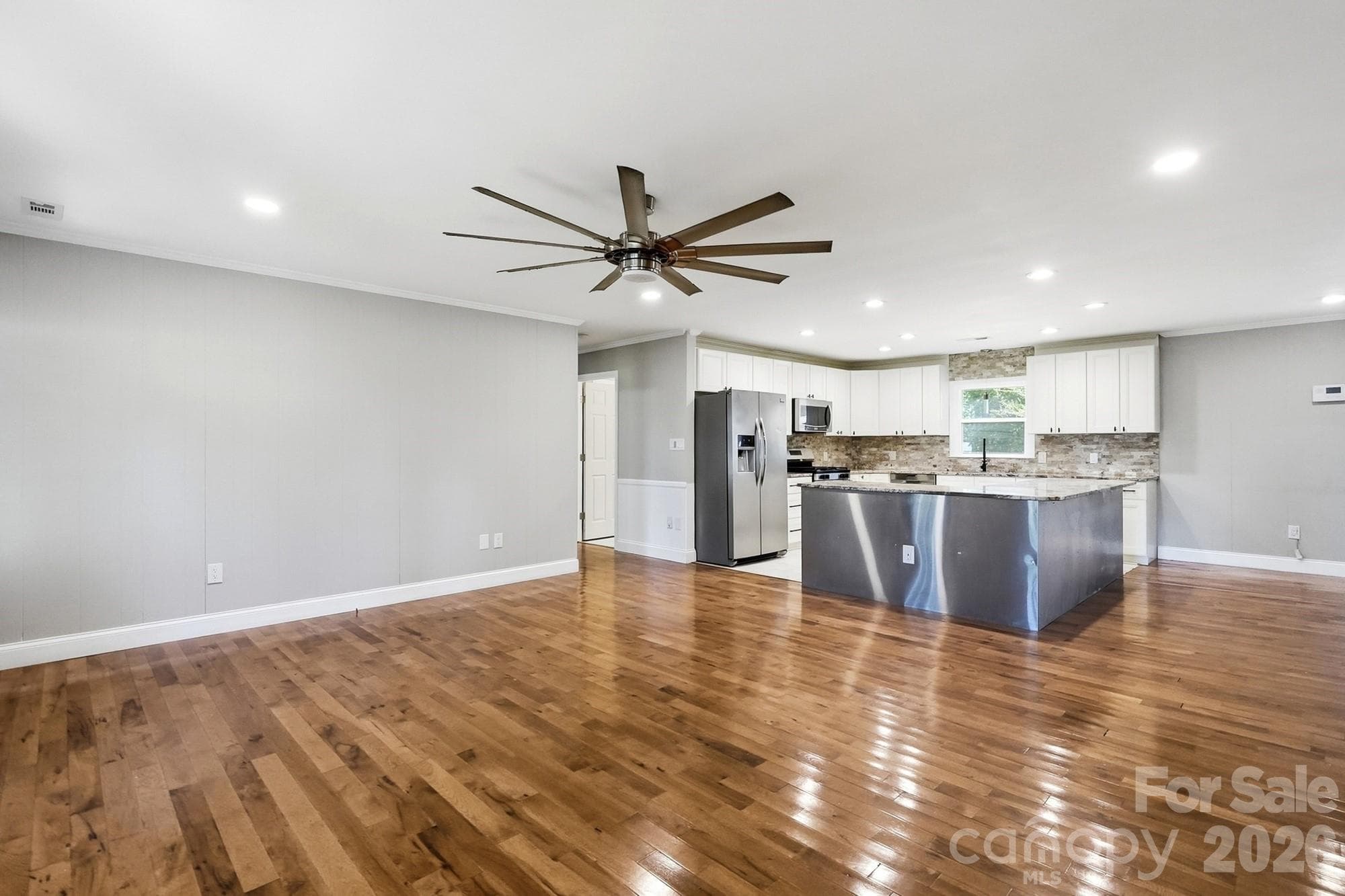 Single Family Residence at 710 Frontier Circle, China Grove, photo 7 of 33