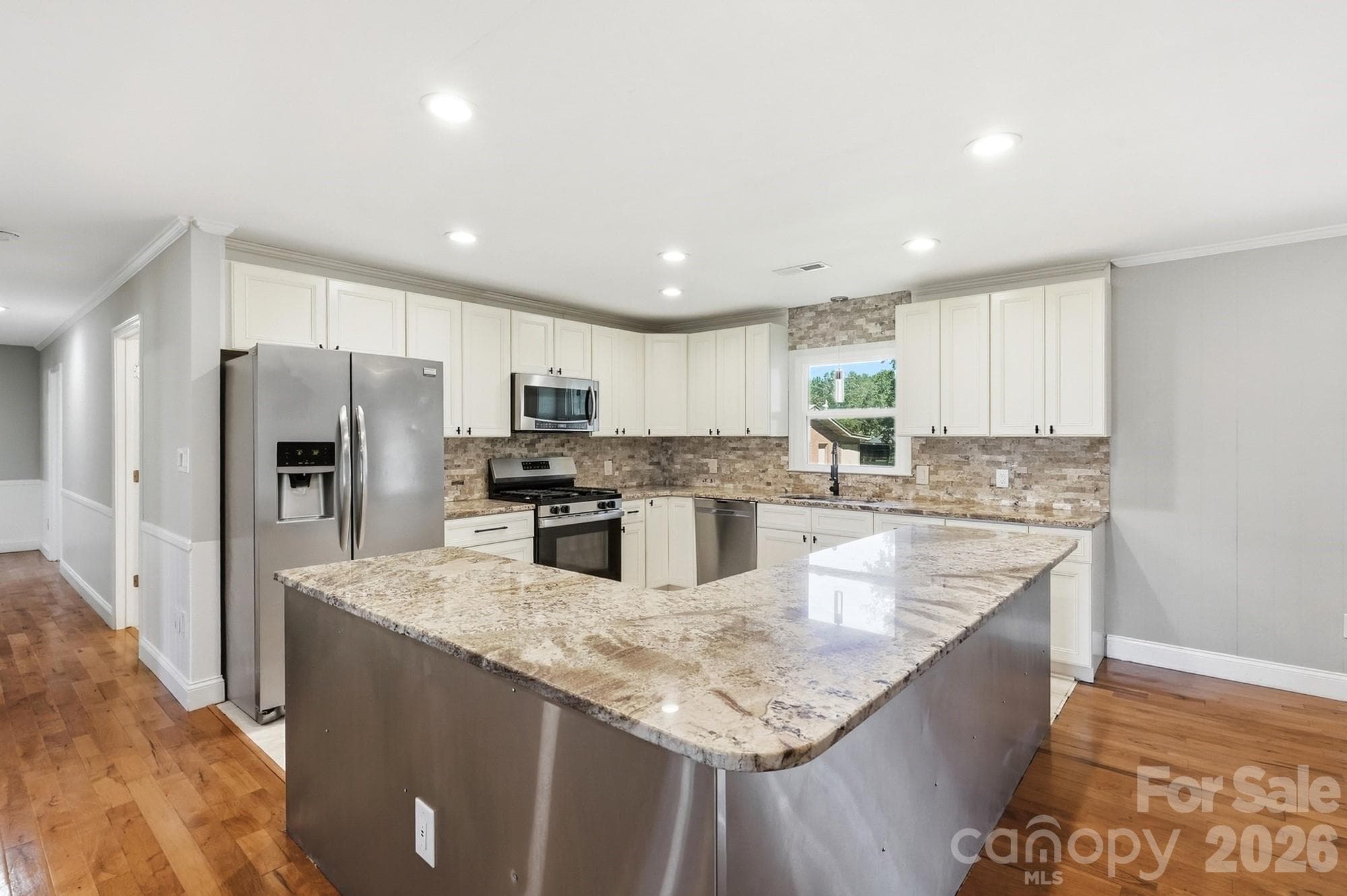 Single Family Residence at 710 Frontier Circle, China Grove, photo 9 of 33