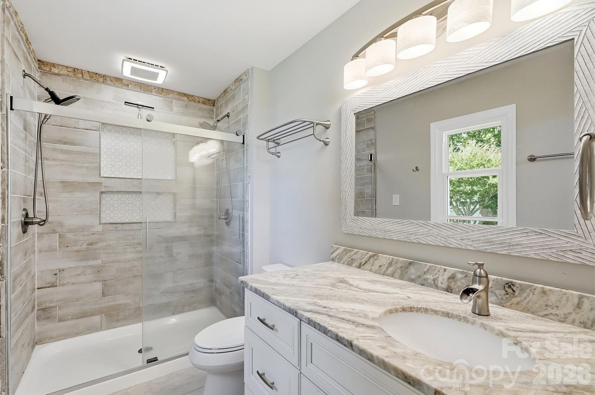 Single Family Residence at 710 Frontier Circle, China Grove, photo 18 of 33
