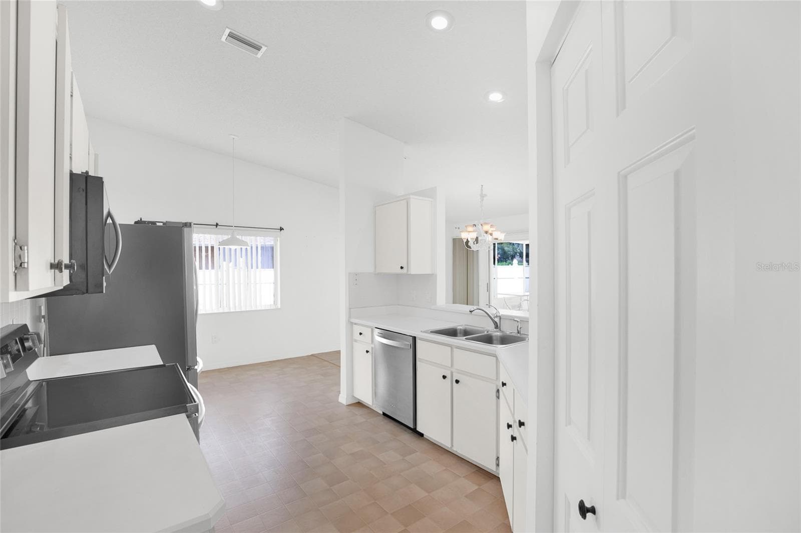 Single Family Residence at 35 WESTGATE LN, PALM COAST, photo 11 of 28