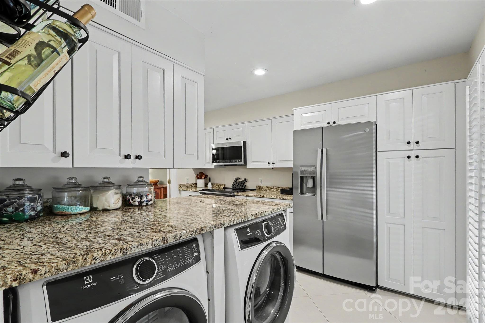 Laundry - 5811 Sharon Road, Charlotte