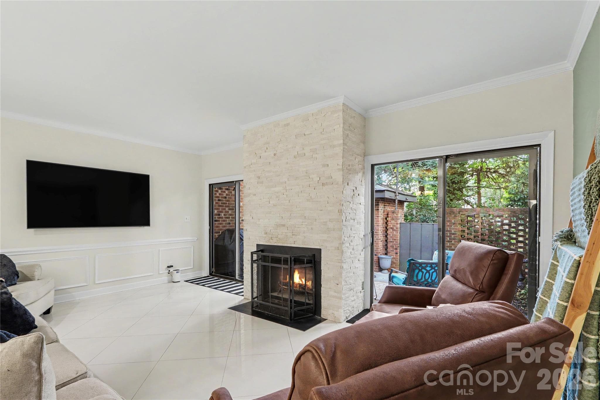Livingroom - 5811 Sharon Road, Charlotte