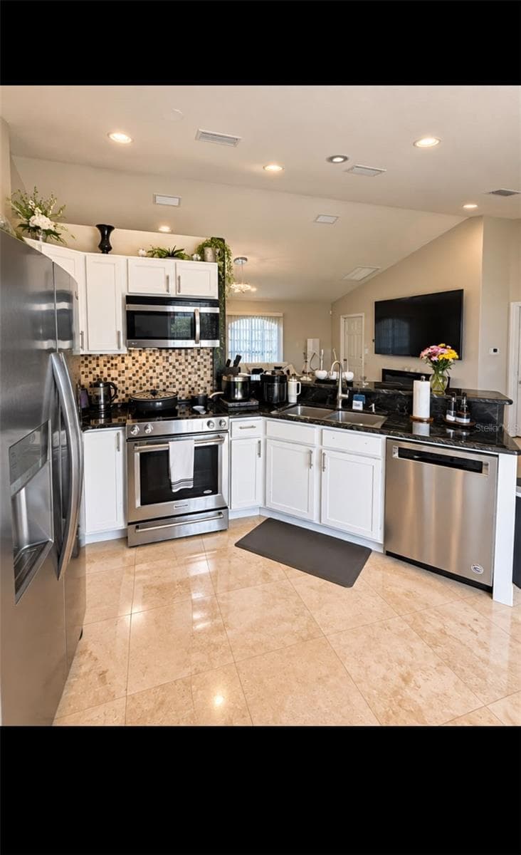 Single Family Residence at 17045 SW 41ST AVENUE RD, OCALA, photo 16 of 28