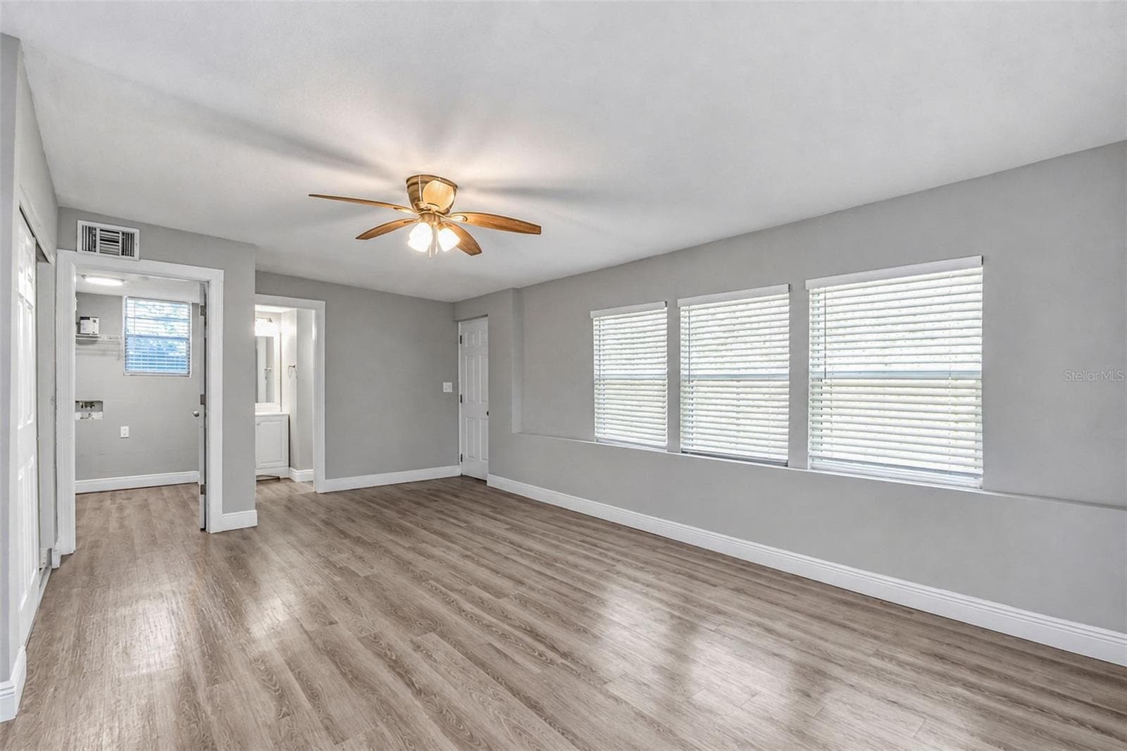 Single Family Residence at 4359 NEPTUNE DR SE, ST PETERSBURG, photo 35 of 49