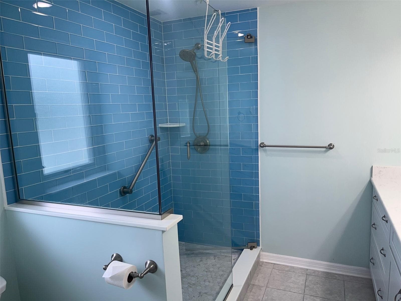 Walk in Shower - 601 64TH AVE, ST PETE BEACH