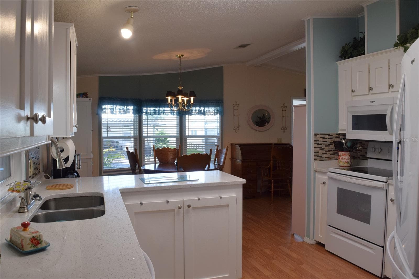 Manufactured Home at 37530 POCO AVE, ZEPHYRHILLS, photo 7 of 40