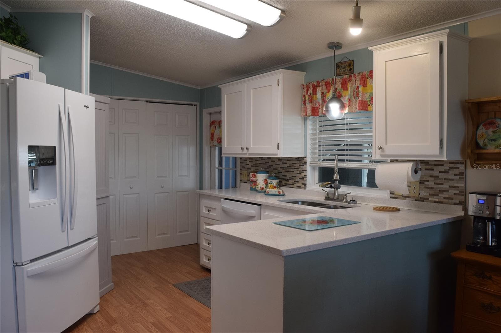 Manufactured Home at 37530 POCO AVE, ZEPHYRHILLS, photo 15 of 40