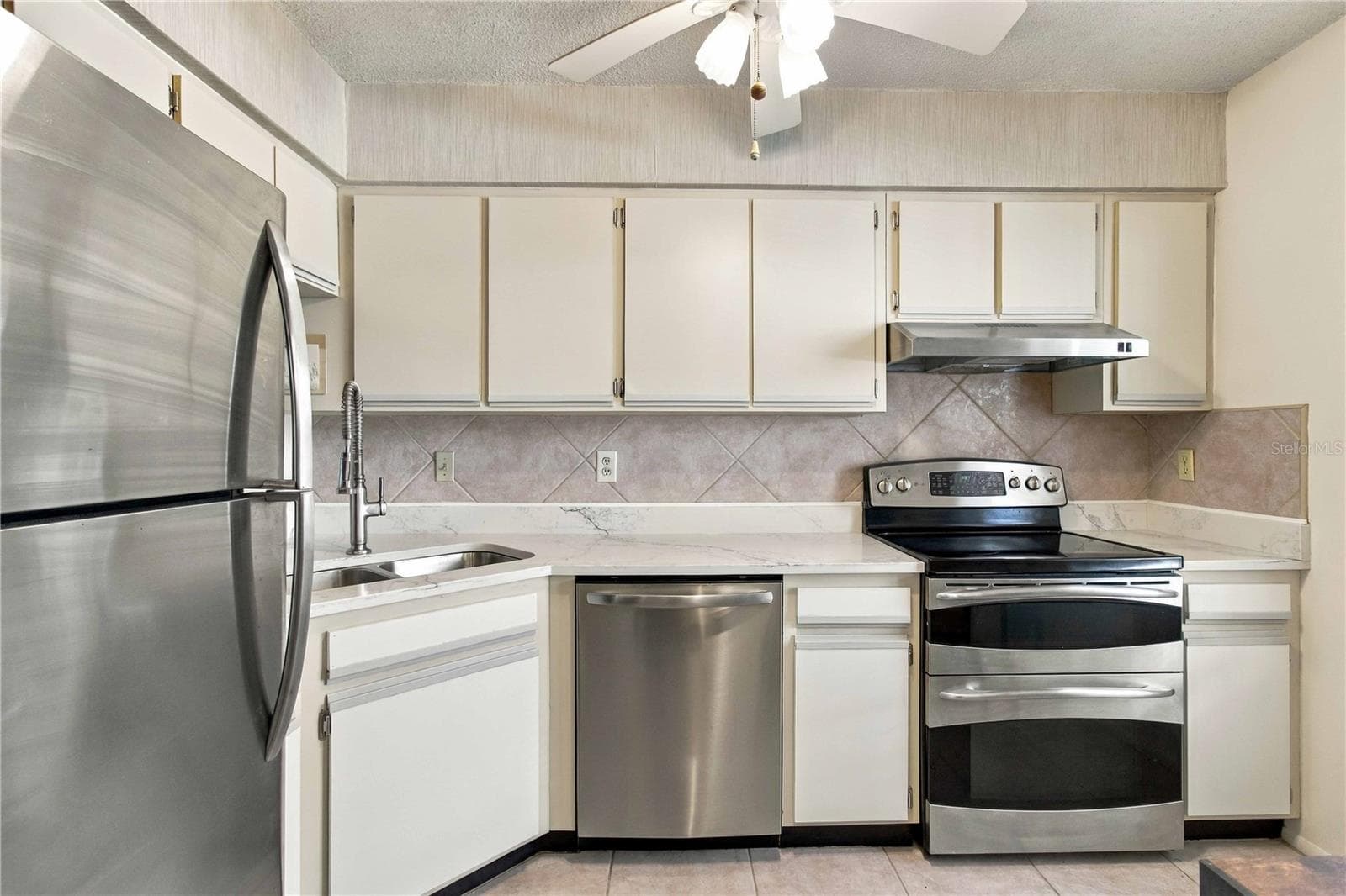 Condominium at 7294 CLOISTER DR #23, SARASOTA, photo 14 of 38