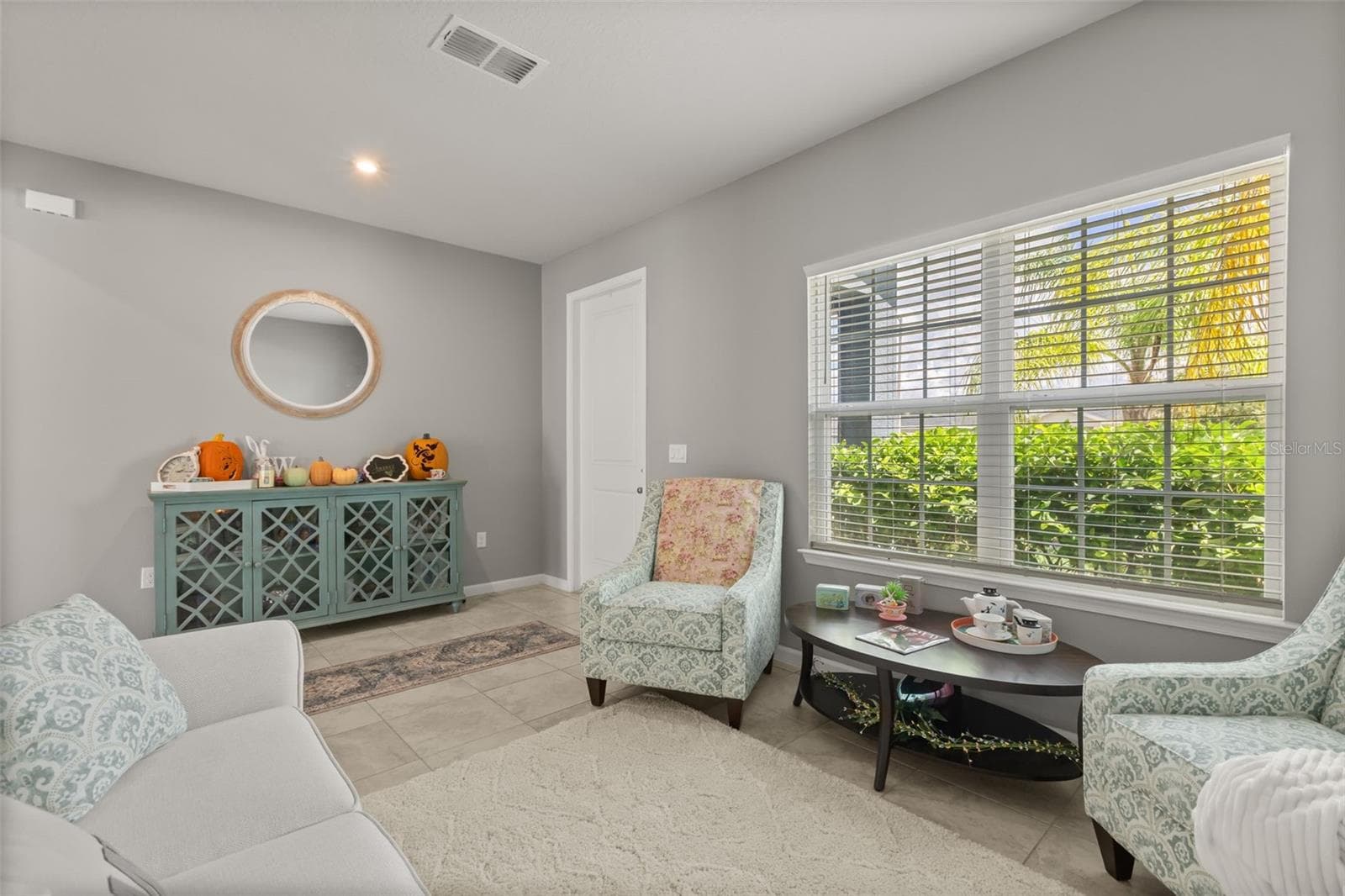 Flex room to entry and foyer. - 1596 EUCALYPTUS WAY, DAVENPORT