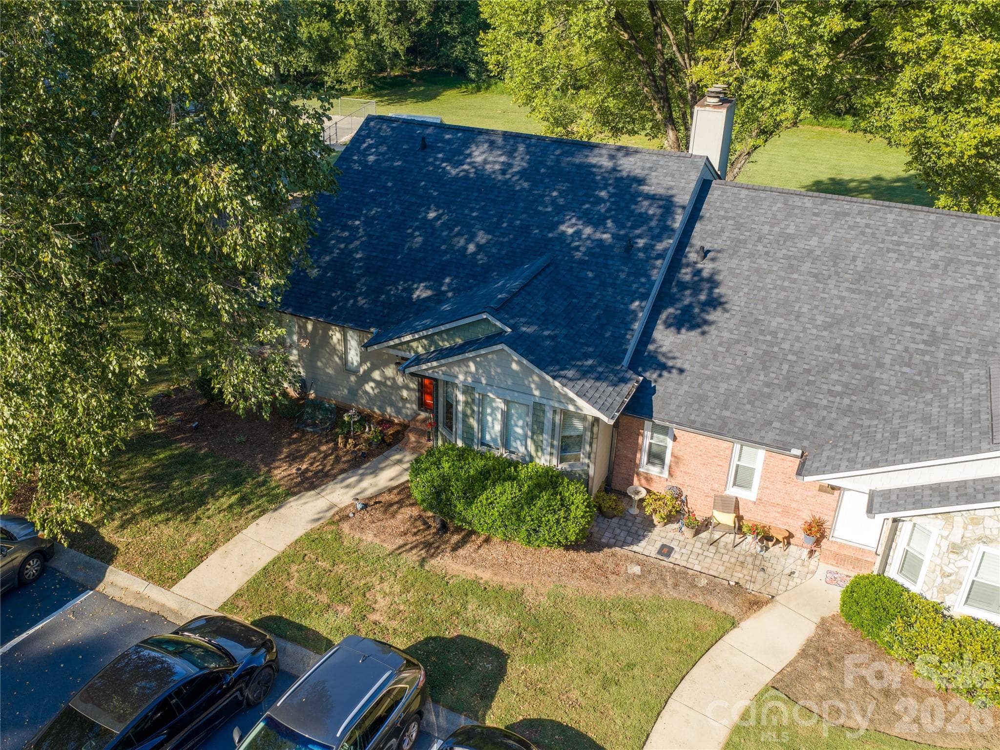 1004 Kenilworth CT NW - 1004 Kenilworth Court NW, Concord