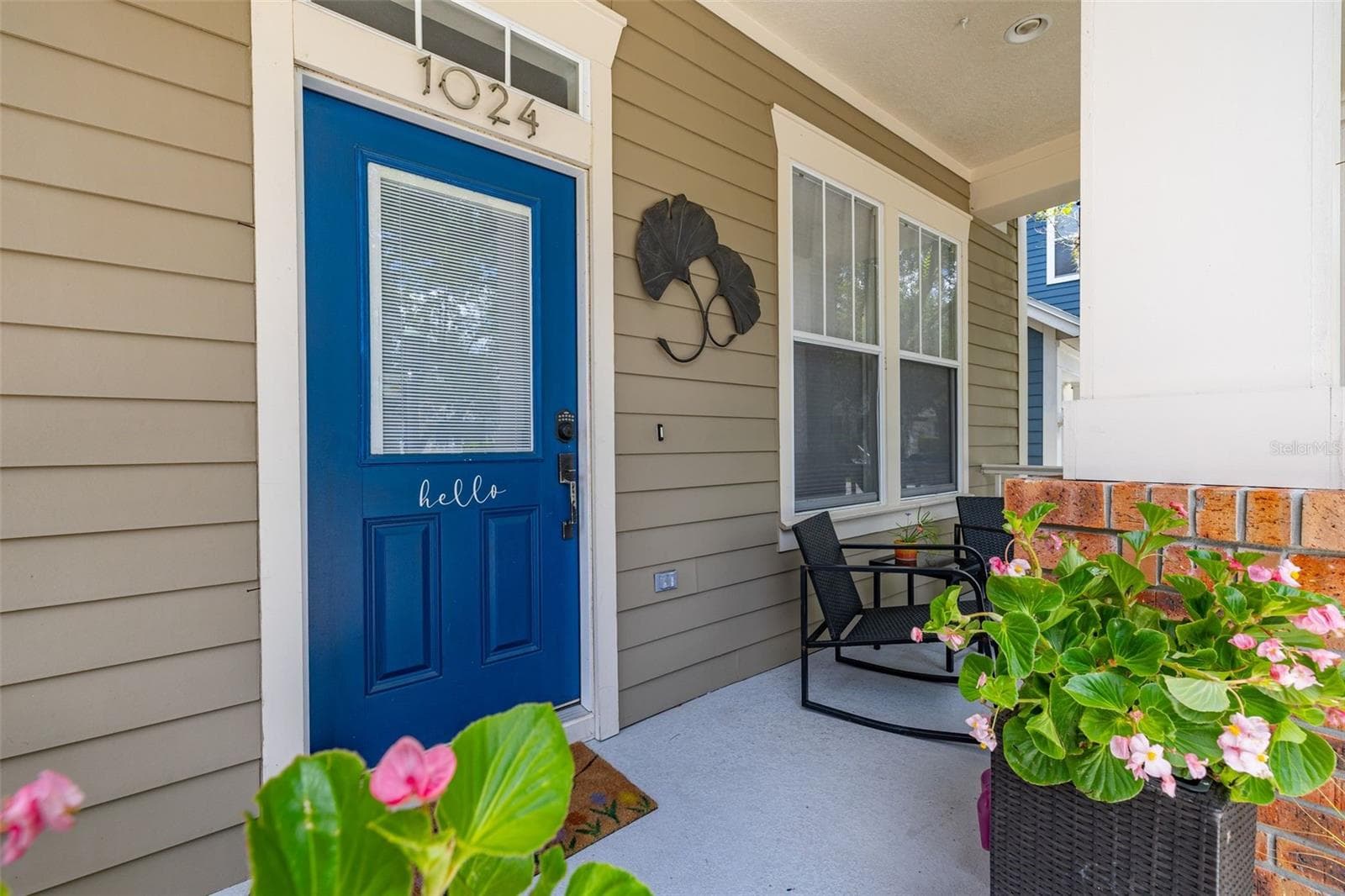 Single Family Residence at 1024 BANKS ROSE ST, CELEBRATION, photo 3 of 127