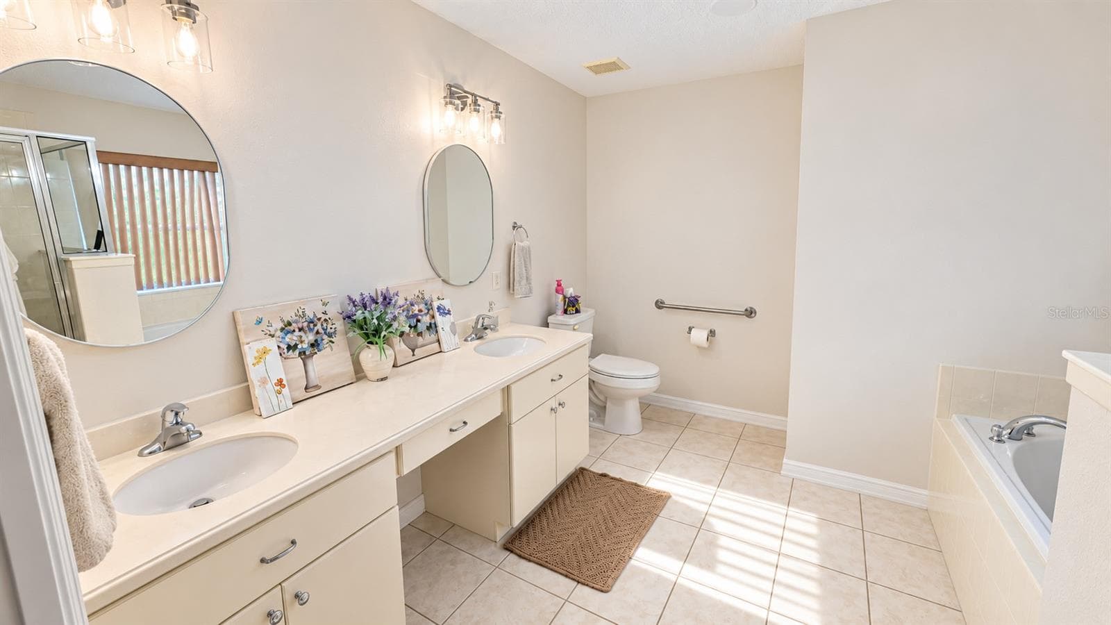 Single Family Residence at 4925 PORTSMOUTH ST, TAVARES, photo 13 of 26